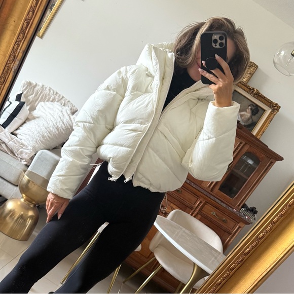 ALO Yoga Jackets & Blazers - Alo Yoga Glacier Puffer Jacket